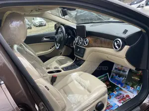 Mercedes-Benz GLA 250 2017 Brown