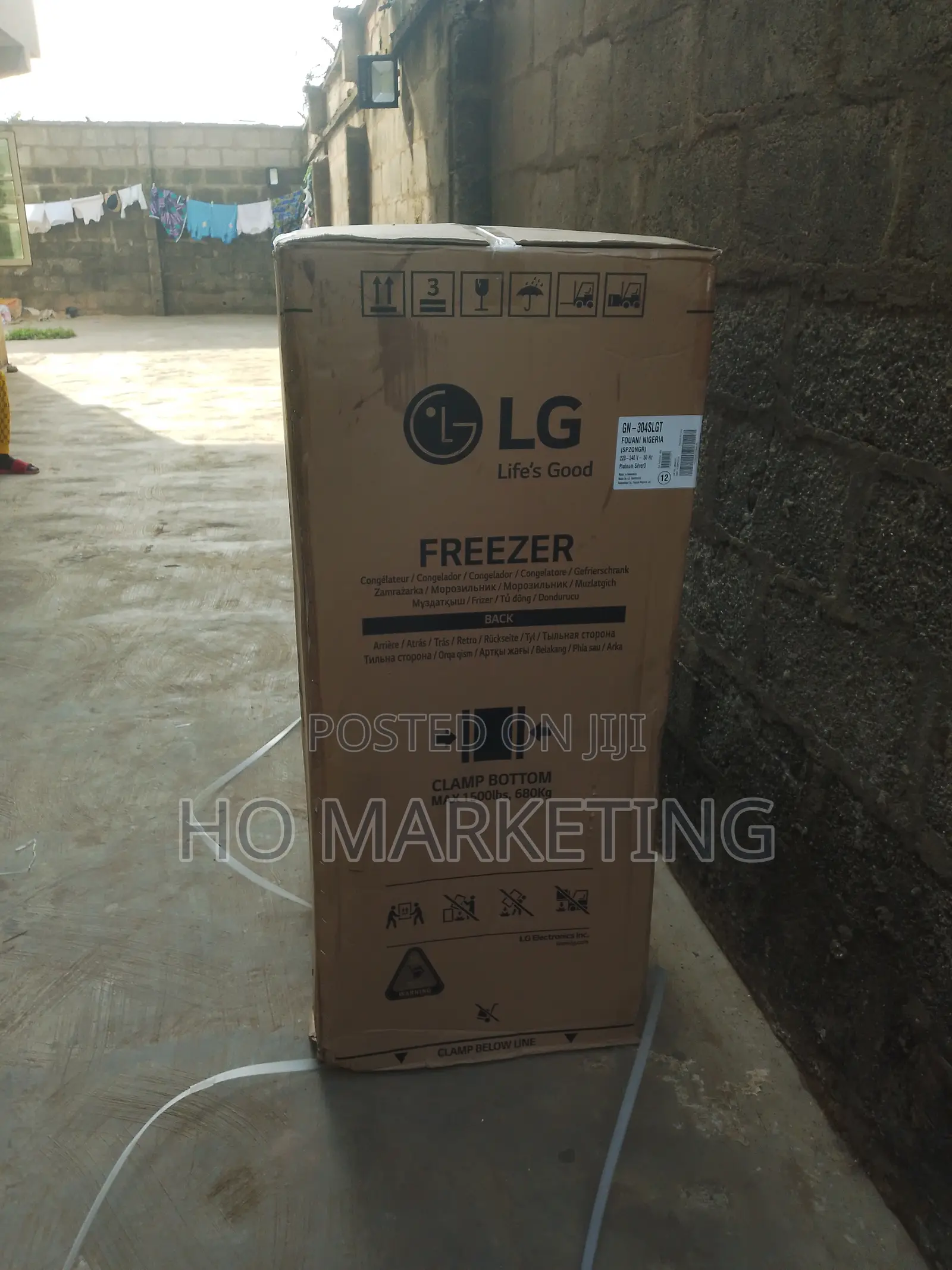 Space Efficient Lg 186l Inverter Freezer