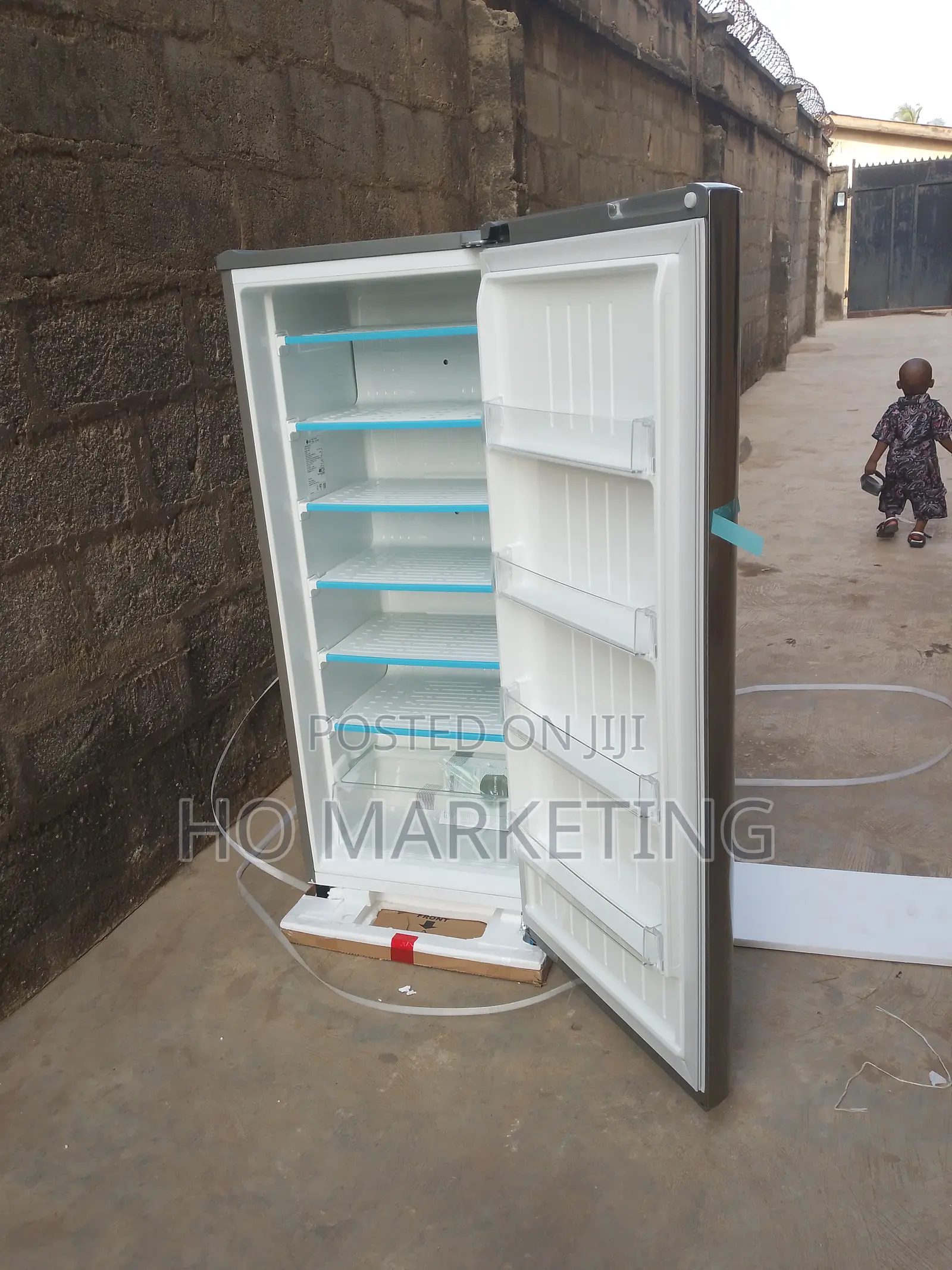 Space Efficient Lg 186l Inverter Freezer