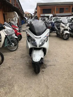 Suzuki Burgman 2021 White