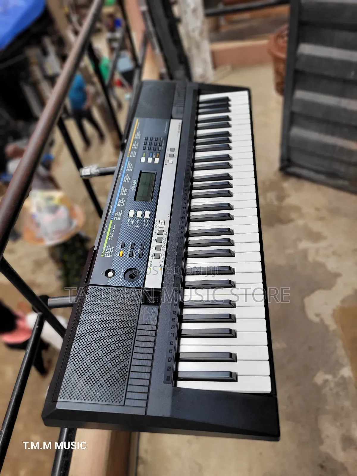 Yamaha PSR E243