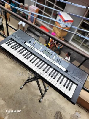 Yamaha PSR E243