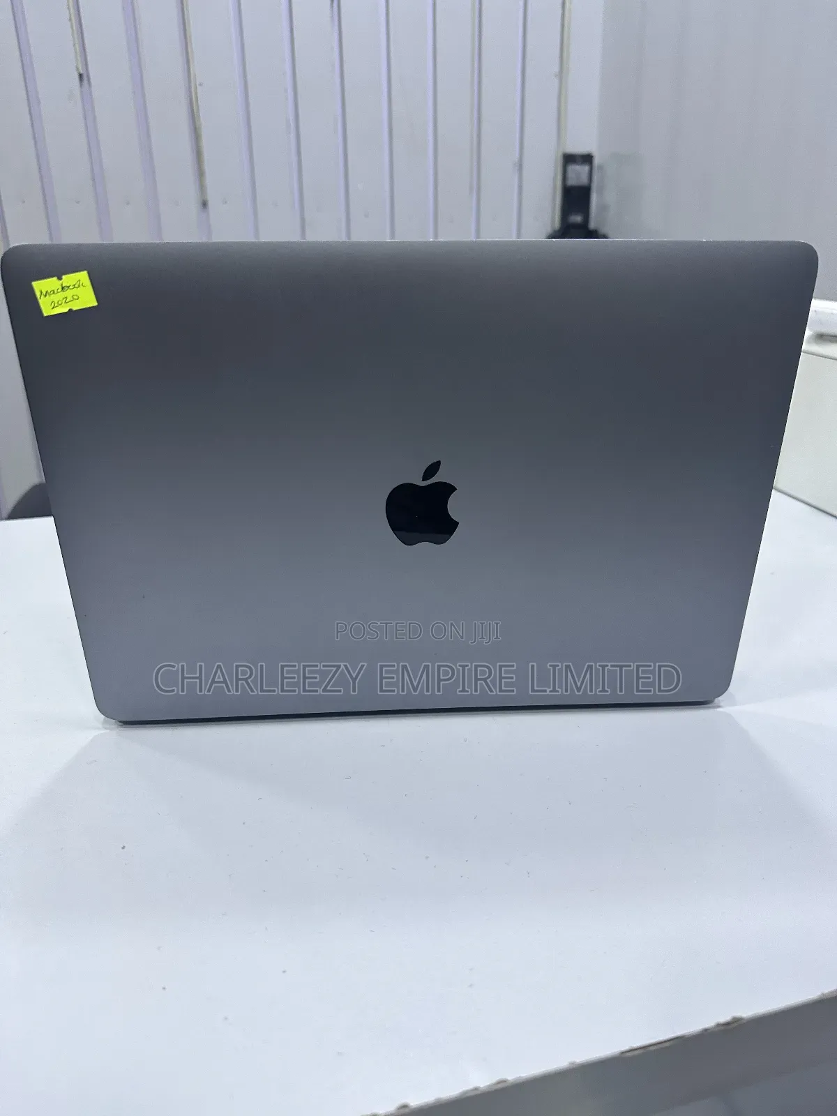 Laptop Apple MacBook Pro 2020 8GB Intel Core I5 SSD 256GB