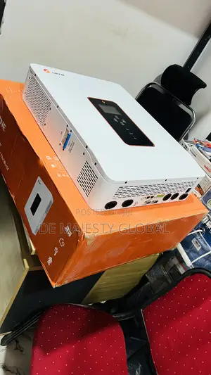 12kw 3phase Srne Hybrid Inverter With 2yrs Warranty
