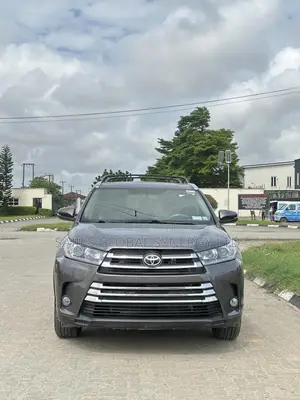 Toyota Highlander XLE V6 4x4 (3.5L 6cyl 6A) 2016 Gray
