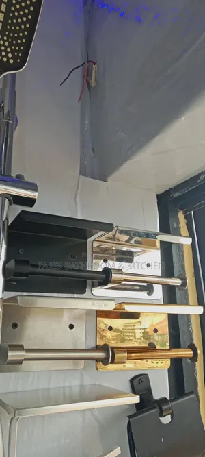 Tissue Holder