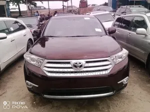 Toyota Highlander Limited 3.5l 4WD 2013 Maroon