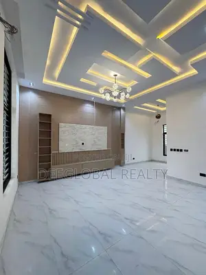 3bdrm Townhouse/Terrace in Ikota for sale