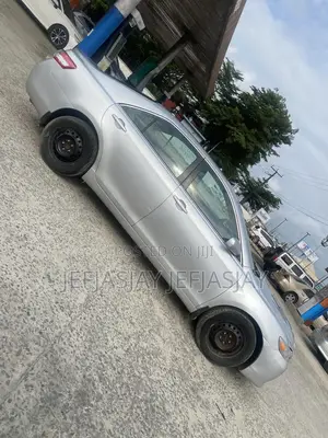 Toyota Camry LE 4dr Sedan (2.5L 4cyl 6A) 2011 Silver