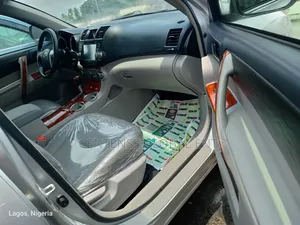Toyota Highlander 2011 Silver