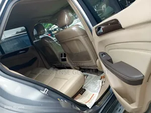 Mercedes-Benz M Class ML350 4MATIC 4dr SUV AWD (3.5L 6cyl 7A) 2015 Gray