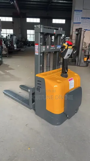 1.5tons Stacker by 3meter Lenght.