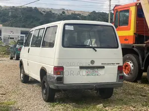 Volkswagen Transporter 2000 White