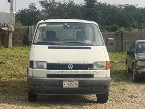 Volkswagen Transporter 2000 White