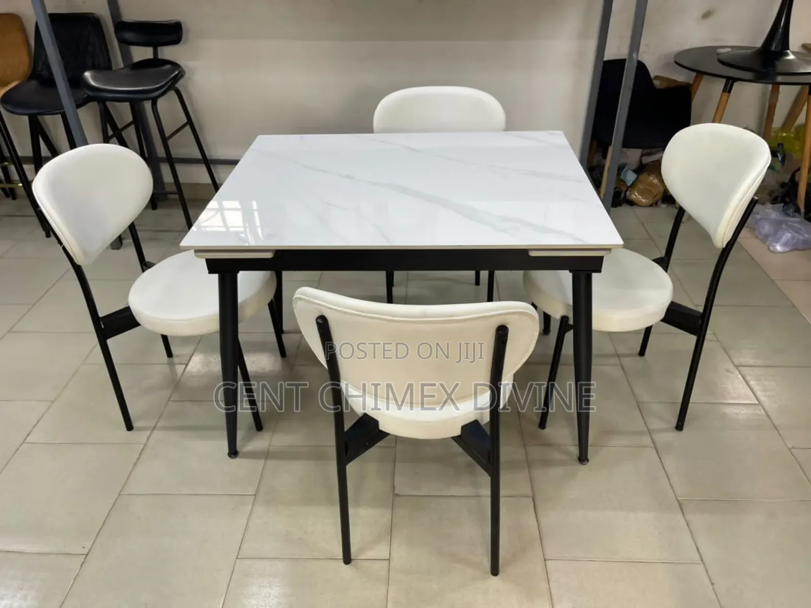 Adjustable Table for Dinning