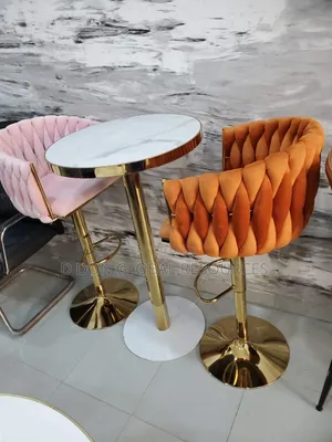 Bar Chairs With Centre Stool