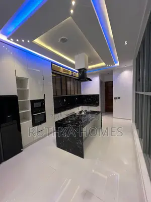 5bdrm Duplex in Osapa London for sale