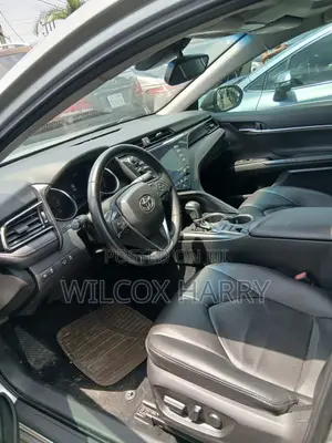 Toyota Camry XSE V6 (3.5L V6 8A) 2019 Silver