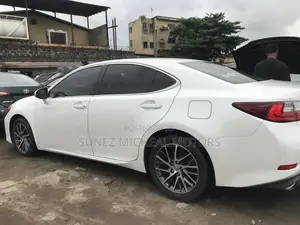 Lexus ES 2017 White
