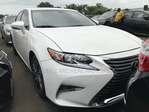 Lexus ES 2017 White