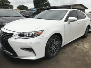 Lexus ES 2017 White