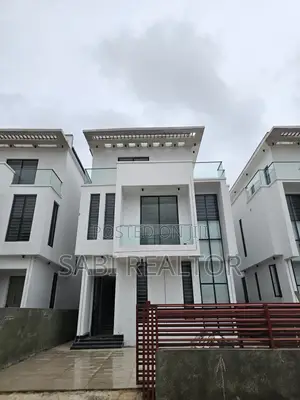 Furnished 5bdrm Duplex in Chevron for sale