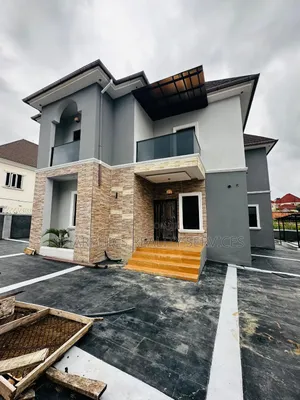 4bdrm Duplex in Lugbe District for sale