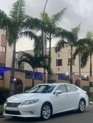 Lexus ES 2013 White