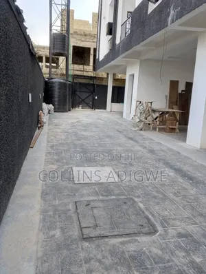 1bdrm Apartment in Orchid Road, Chevron for sale