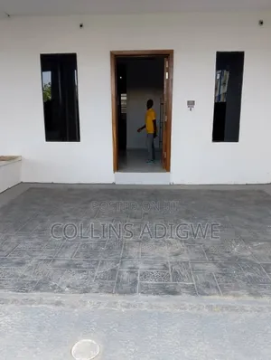 1bdrm Apartment in Orchid Road, Chevron for sale