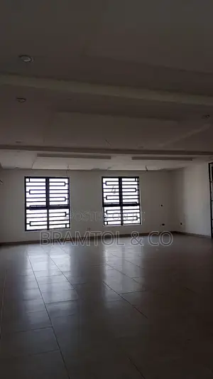 Office / Shop /Business Space in a New Plaza Jahi Gilmor