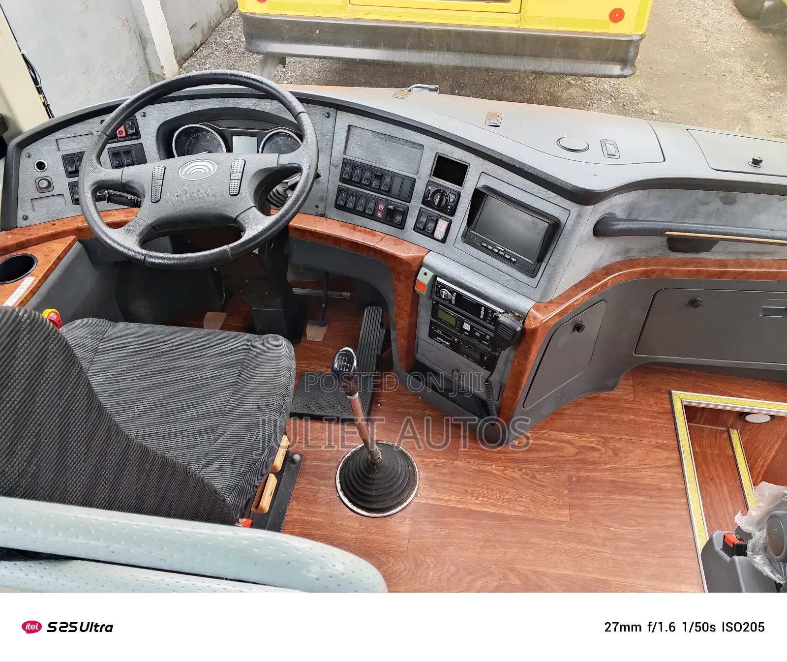 Yutong ZK6107H 2015 Yellow