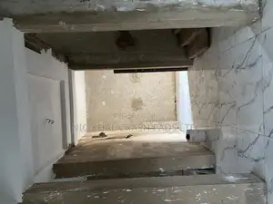 5bdrm Duplex in Police Service, Idu for sale