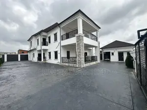 4bdrm Mansion in Lugbe District for sale