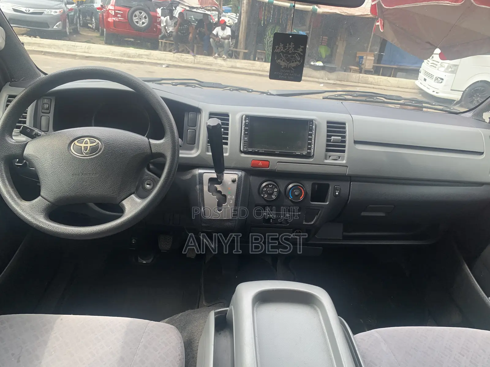 Toyota HiAce 2012 Black