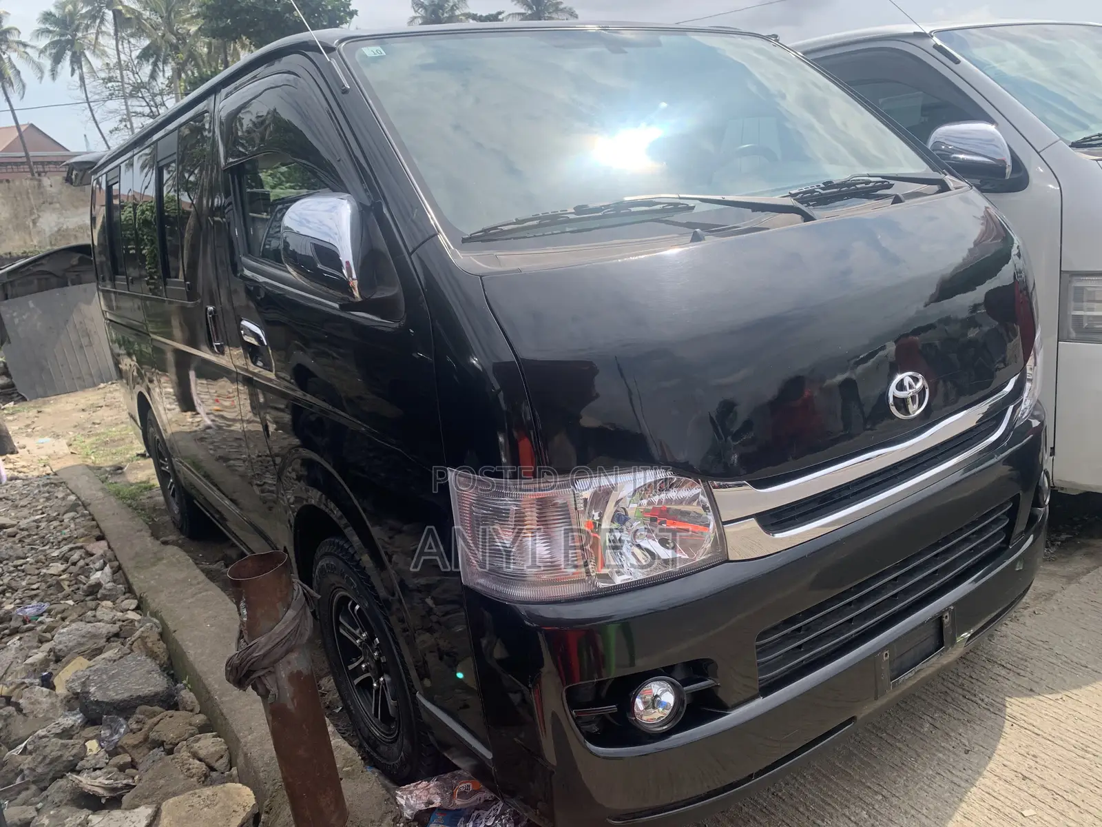 Toyota HiAce 2012 Black