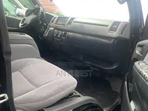 Toyota HiAce 2012 Black