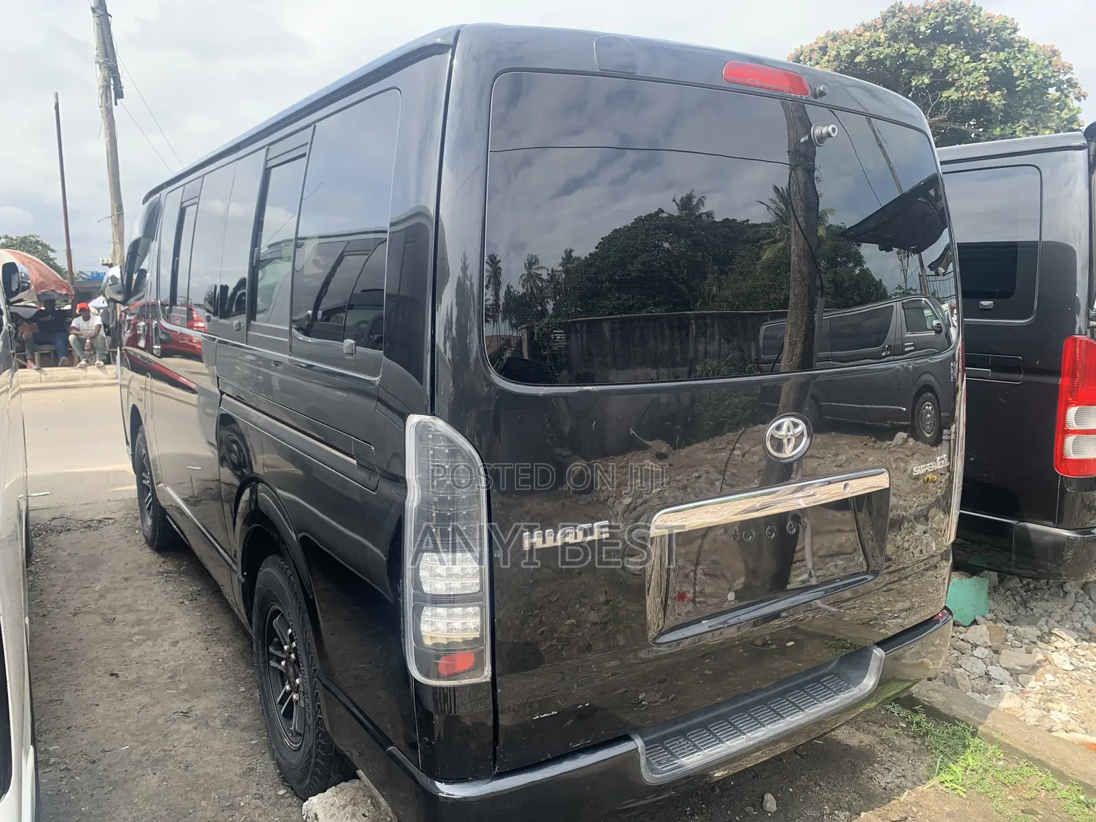 Toyota HiAce 2012 Black