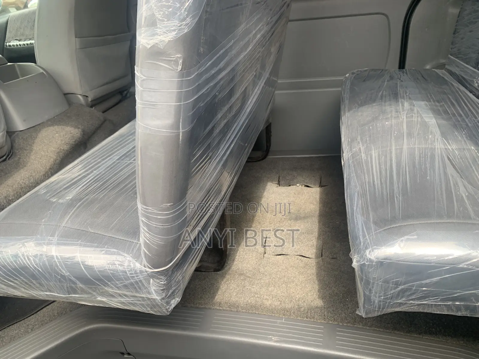 Toyota HiAce 2012 Black
