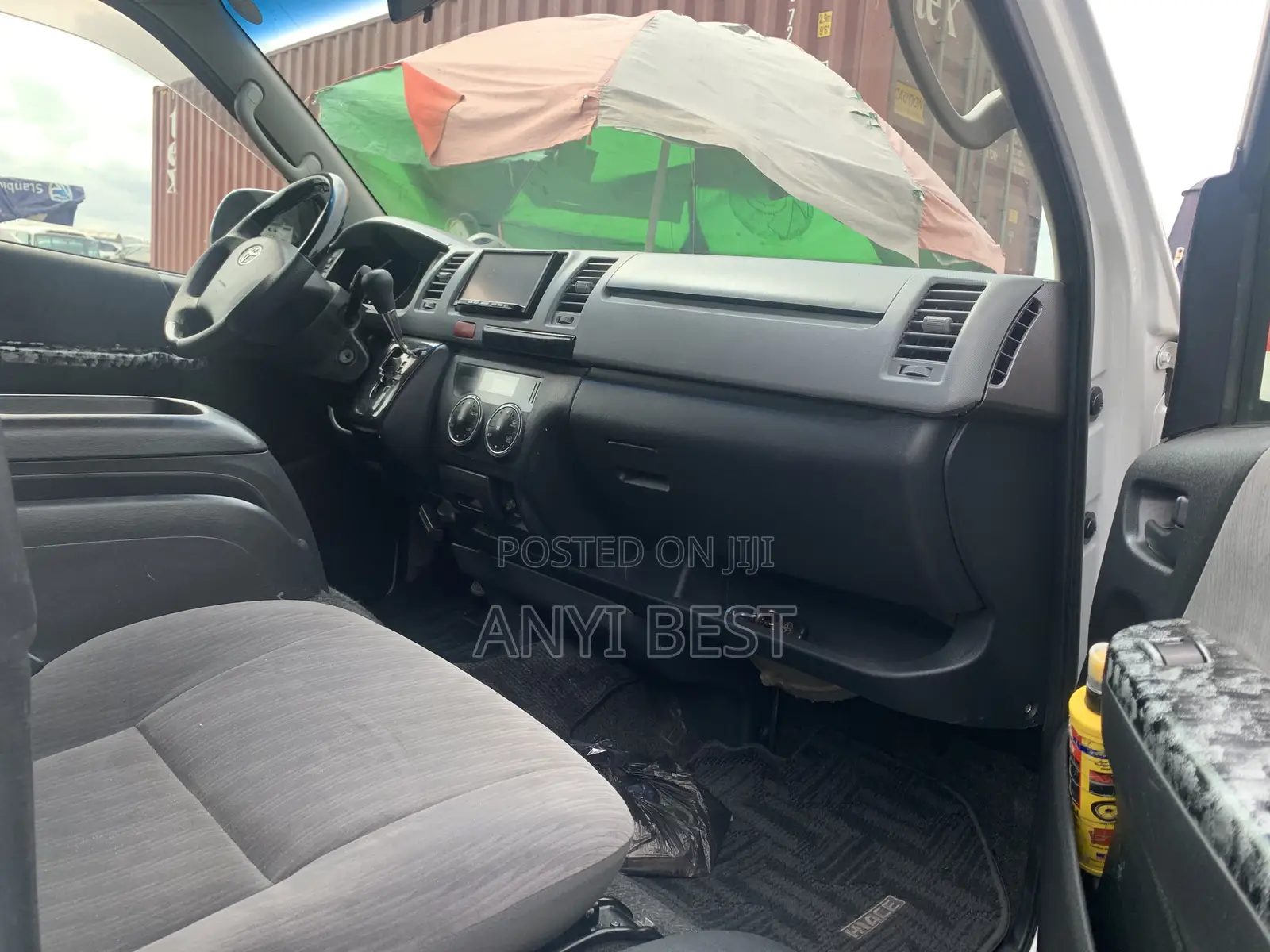 Toyota HiAce 2013 White
