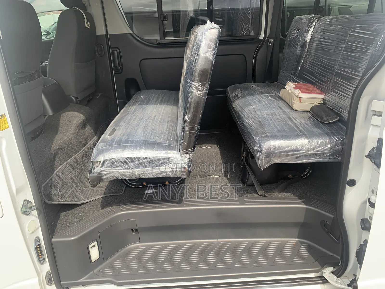 Toyota HiAce 2013 White