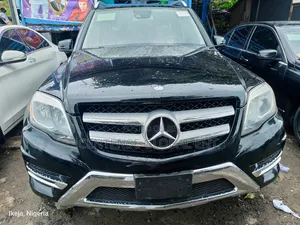 Mercedes-Benz GLK-Class Base GLK 350 4dr AWD 4MATIC (3.5L 6cyl 7A) 2015