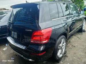 Mercedes-Benz GLK-Class Base GLK 350 4dr AWD 4MATIC (3.5L 6cyl 7A) 2015