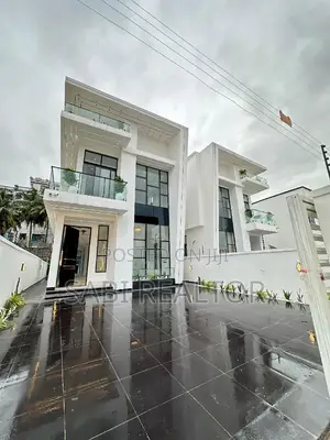Furnished 5bdrm Duplex in Chevron for sale