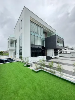 Furnished 5bdrm Mansion in Pinnock Beach Estate, Lekki Phase 2 for sale