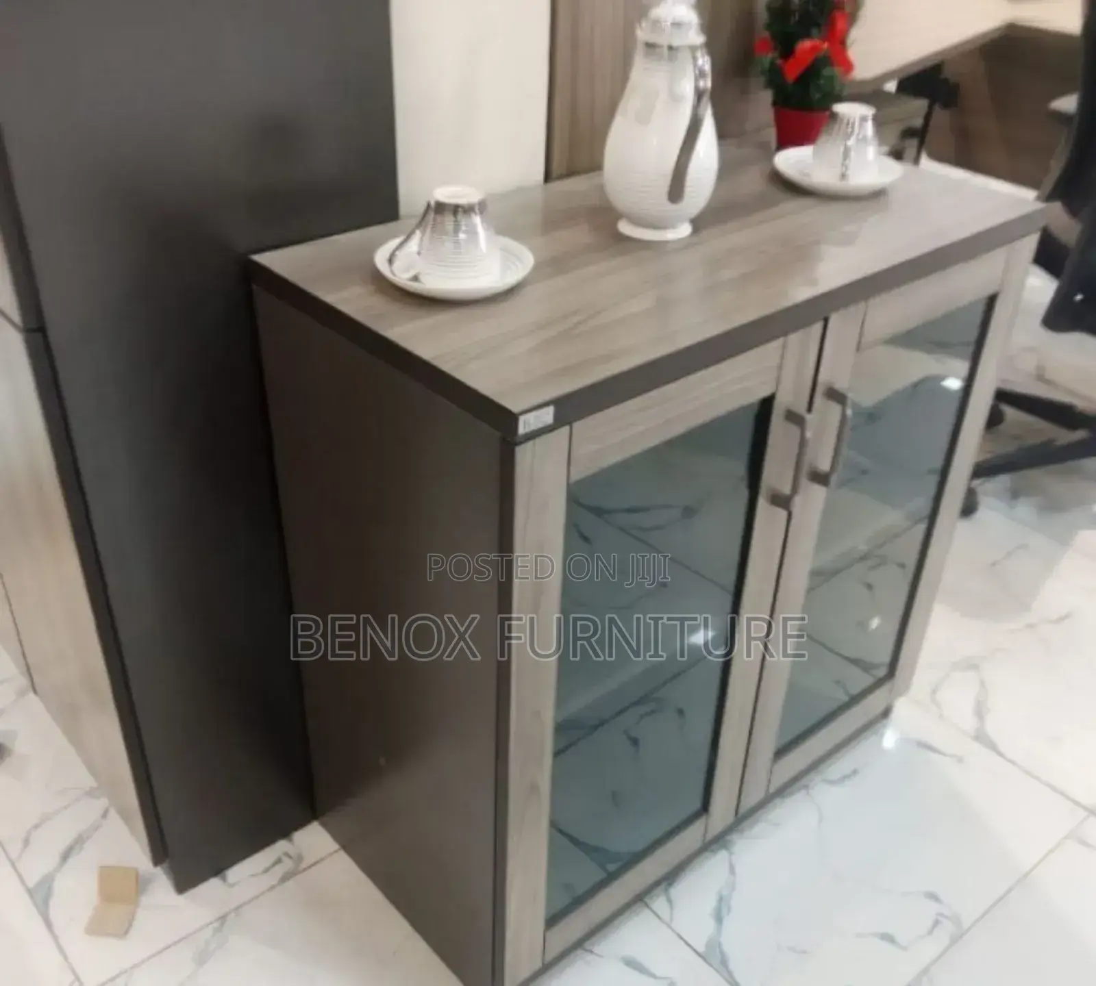 Glassdoor Cabinet