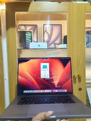 Laptop Apple MacBook Pro 2021 M1 16GB Apple M1 Pro SSD 512GB