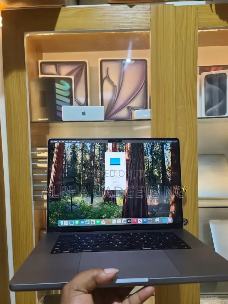 Laptop Apple MacBook Pro 2021 M1 32GB Apple M1 Max SSD 1T