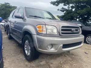 Toyota Sequoia 2004 Silver