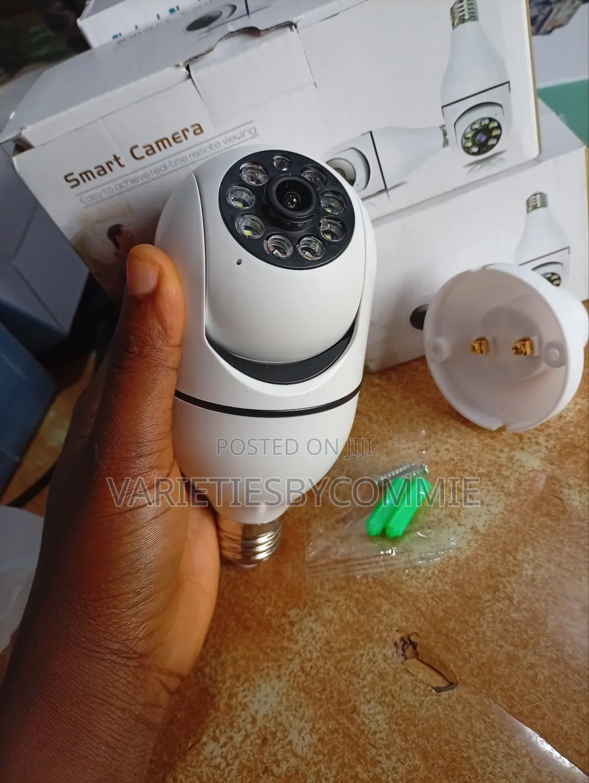 360 Degree Panoramic Wireless Auto Tracking Bulb PTZ Wifi Camera